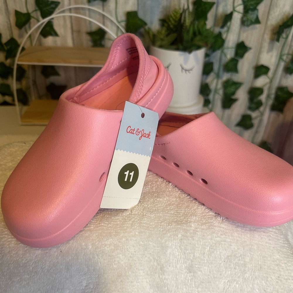 Cat & Jack girls summer shoes.
